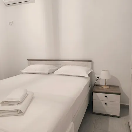 Duka Feriehus Sarandë